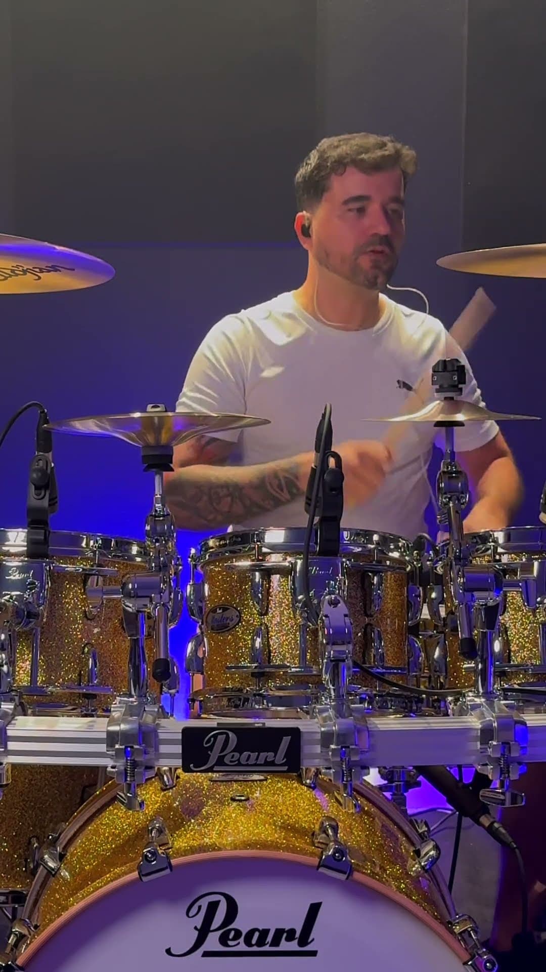 Marco Drums na bateria no drum cover de Proibida Pra Mim — Charlie Brown Jr.